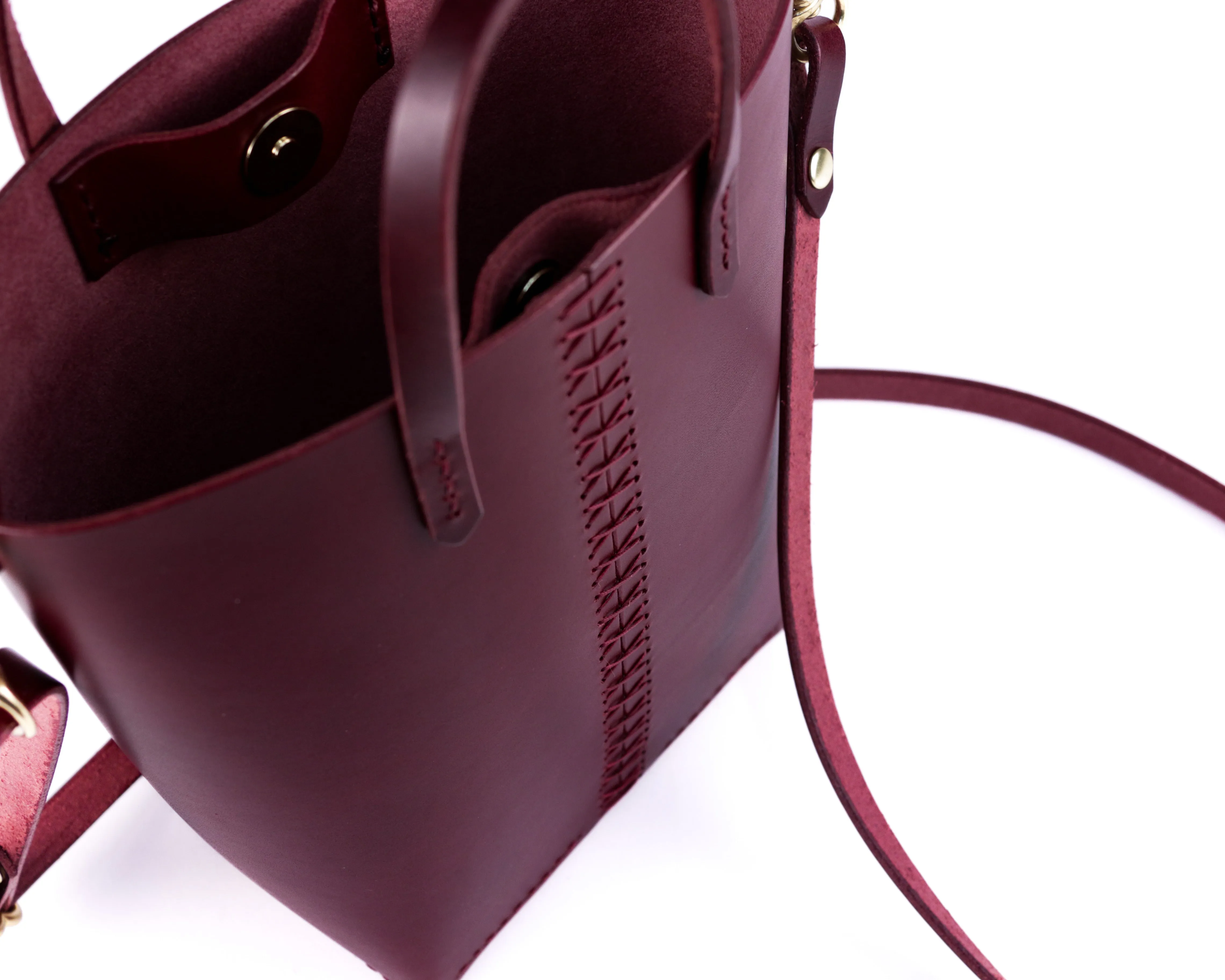 Palmetto Bucket Bag: Bordeaux